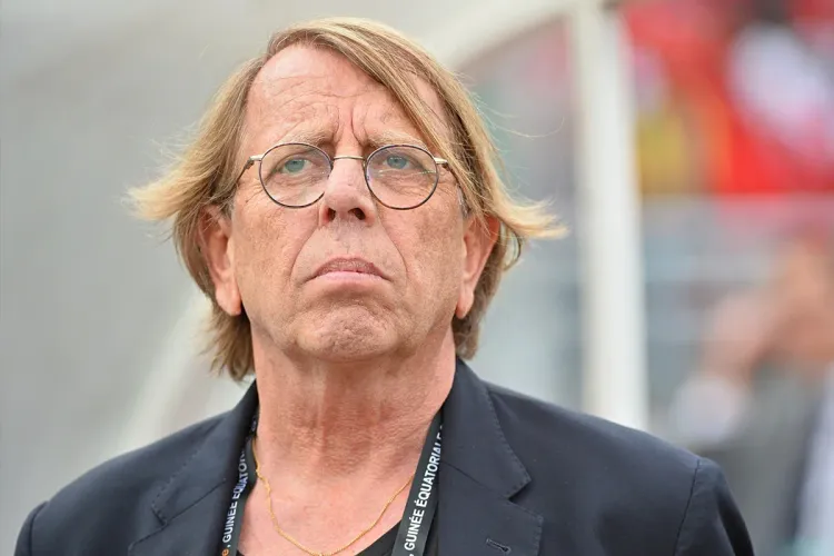 المدرب الفرنسي كلود لوروا يثني على الإستثمارات الملكية الكبرى الرياضية