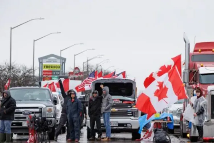 كندا : محكمة أونتاريو تأمر برفع الحصار على المحاور الحدودية