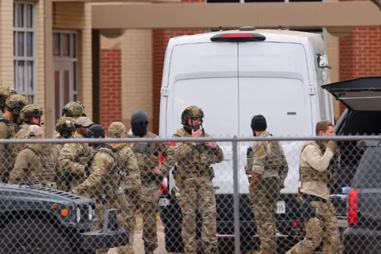 مقتل منفذ عملية احتجاز رهائن في كنيس "بيت إسرائيل" بولاية تكساس