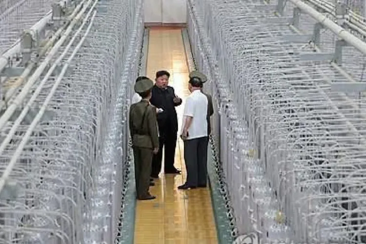 كوريا تفحص مستويات الإشعاع للاشتباه في تسرب مياه ملوثة باليورانيوم من جارتها الشمالية