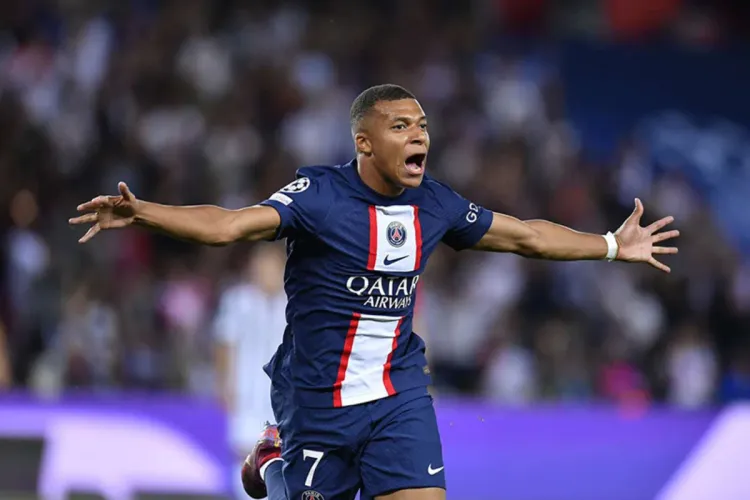 الحكم على نادي باريس سان جرمان بدفع 61 مليون أورو لفائدة مبابي كمكافآت ورواتب غير مدفوعة