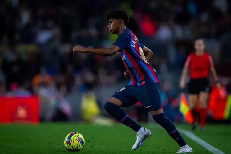 المغربي لامين يامال أصغر لاعب يشارك في مباراة مع برشلونة