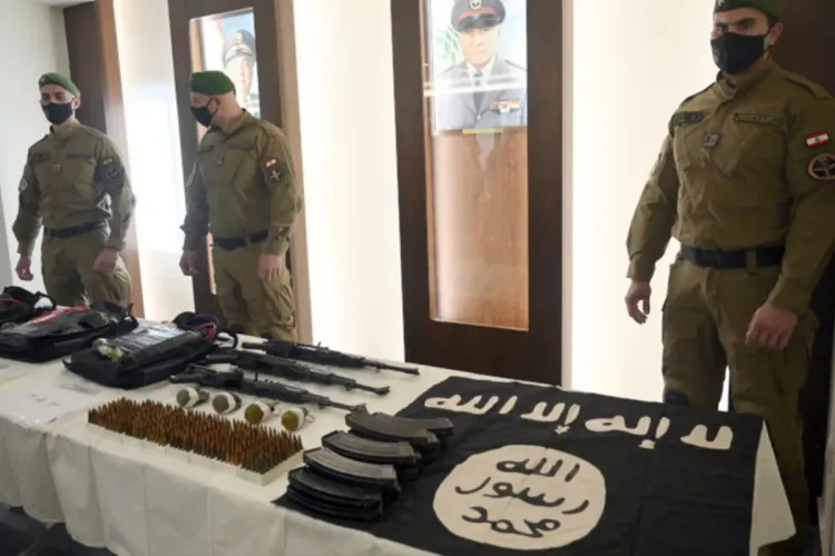 إسرائيل ترد على صواريخ أطلقها حزب الله من جنوب لبنان