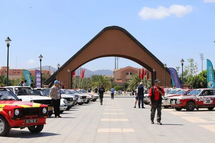 لحاق المغرب التاريخي للسيارات الكلاسيكية ينطلق في نسخته الثانية بخنيفرة