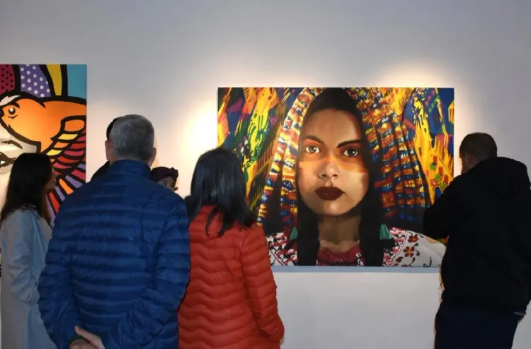 الفن السلفادوري يحل بطنجة من خلال معرض "جمال بالألوان"