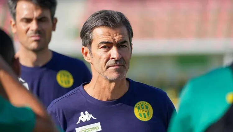 كرة القدم.. تعيين البرتغالي روي ألميدا مدربا جديدا للدفاع الحسني الجديدي