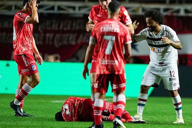 الأرجنتيني سانشيس يغيب عن الملاعب لقرابة عام بعد تدخل مروع من مارسيلو