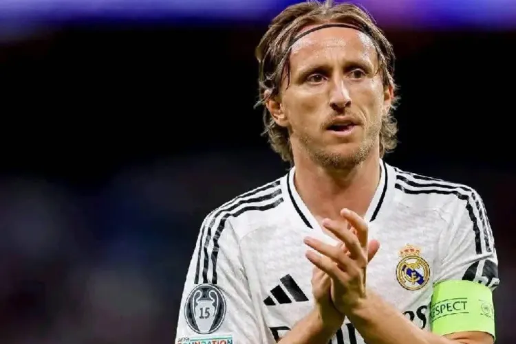 انتقالات .. نادي ميلان يتعاقد رسميا مع النجم الكرواتي لوكا مودريتش