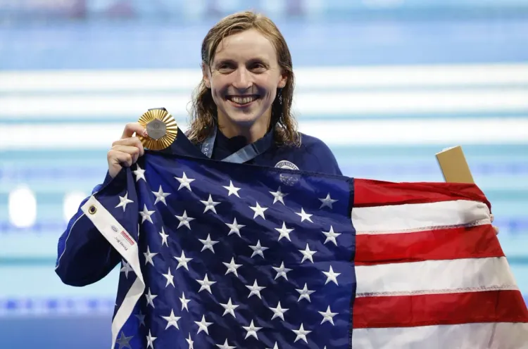 أولمبياد باريس 2024: السباحة الأمريكية ليديكي تحرز ذهبيتها الثامنة بفوزها في سباق 1500 متر حرة