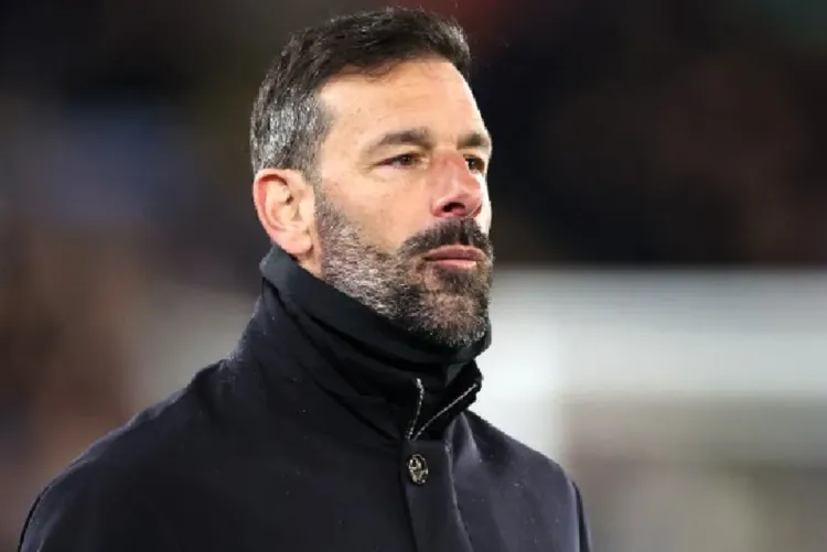 ليستر سيتي يعلن انفصاله بالتراضي عن المدرب الهولندي رود فان نيستلروي