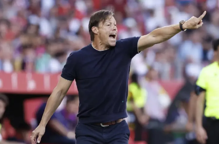 بطولة إسبانيا لكرة القدم.. إيقاف مدرب إشبيلية ماتياس ألميدا سبع مباريات بعد طرده أمام ديبورتيفو ألافيس