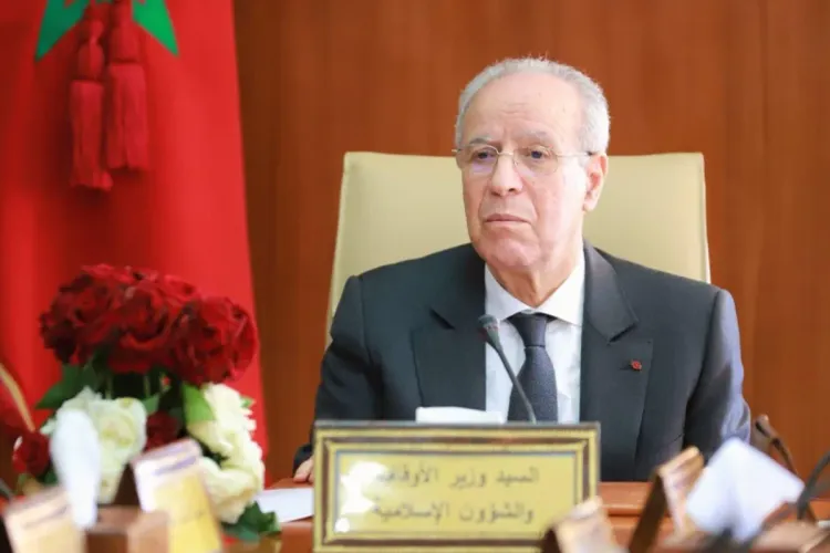 السيد أحمد التوفيق يتباحث مع وزير التنمية الاجتماعية المكلف بالشؤون الدينية في سنغافورة