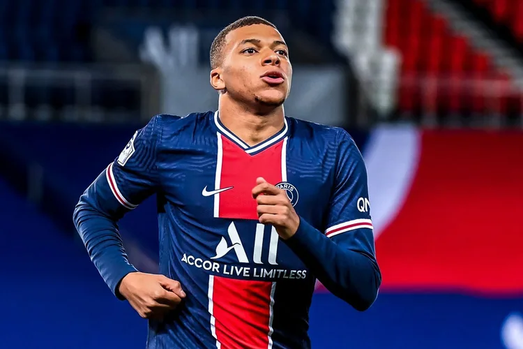 مبابي يغيب عن مواجهة سان جرمان أمام نيس بداعي الإصابة