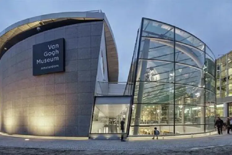متحف فان غوخ بأمستردام مهدد بالإغلاق