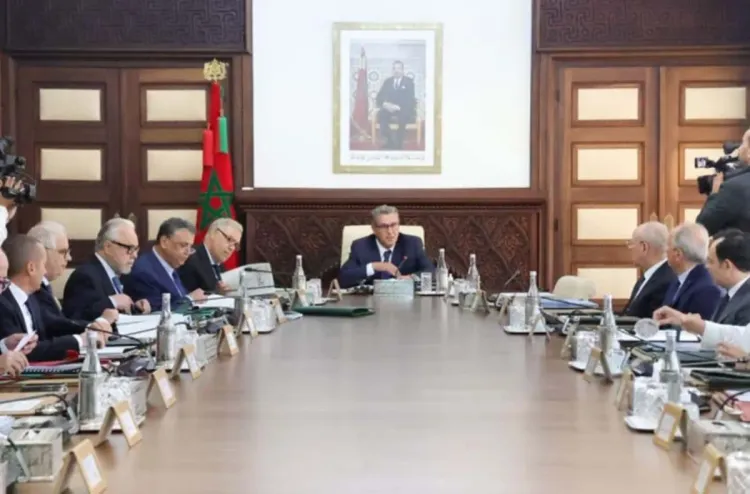 مجلس الحكومة يصادق على مشروع مرسوم يتعلق بتحديد قائمة ديبلومات وشهادات المعاهد والمؤسسات التابعة لجامعة القرويين