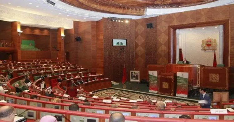 مجلس المستشارين: السيدة نادية فتاح تؤكد انفتاح الوزارة على كل مبادرة للحوار الجاد والمسؤول مع الشركاء الاجتماعيين