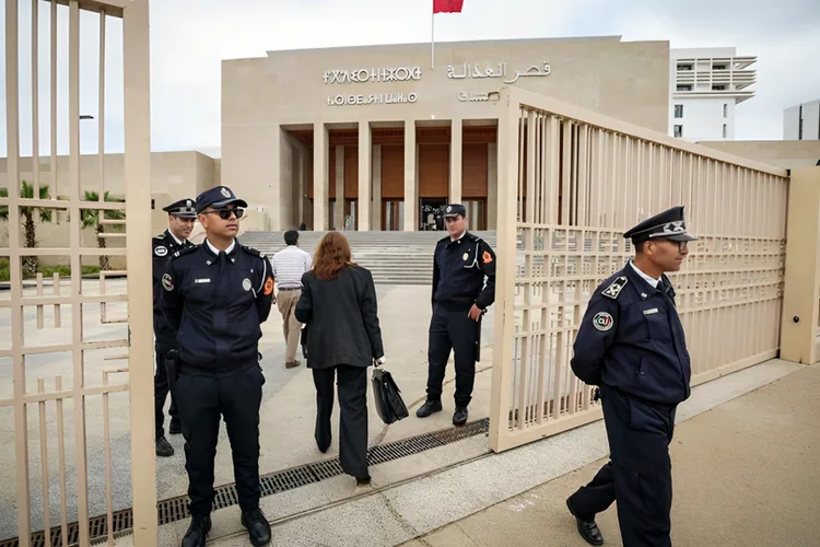 الغرفة الاستئنافية المكلفة بقضايا الإرهاب تؤيد الحكم الابتدائي بعقوبتي الإعدام والمؤبد بحق المتهمين بقتل رجل أمن