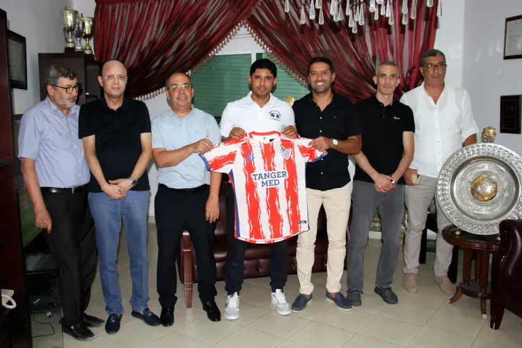 المغرب التطواني يتعاقد مع المدرب محمد العلوي الإسماعيلي ولاعبين جدد