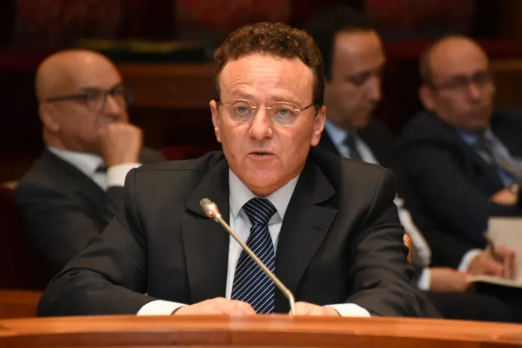 وزير النقل واللوجستيك يزور مركز مراقبة الحركة البحرية بطنجة