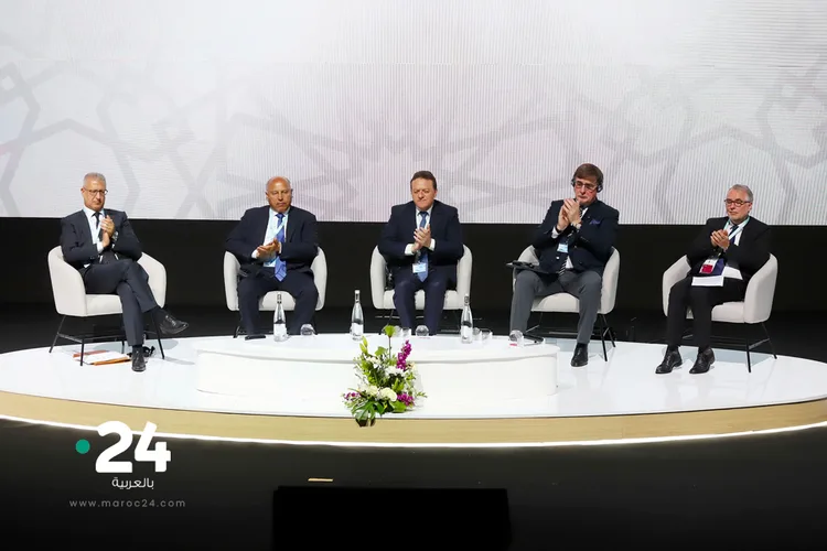 السيد عبد الجليل يبحث مع نظيره المصري سبل تعزيز التعاون بين البلدين في مجال النقل