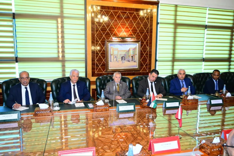 رئيس مجلس المستشارين يستقبل وفدا من منظمة التحرير الفلسطينية