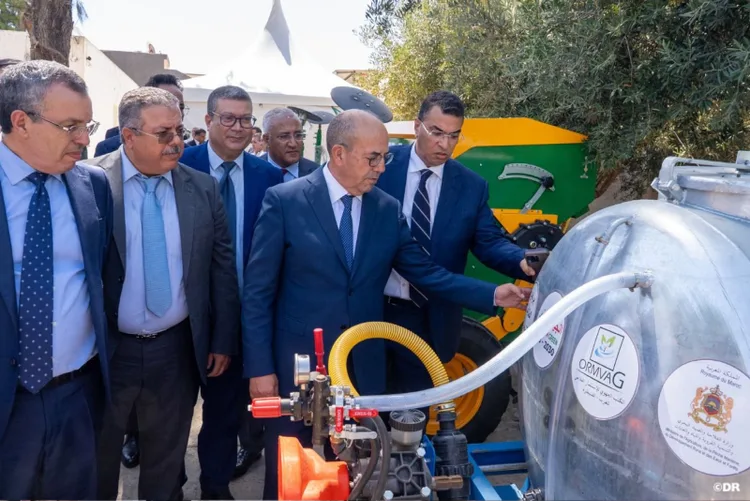 السيد البواري يقوم بزيارة ميدانية لمشاريع التنمية الفلاحية بسيدي قاسم