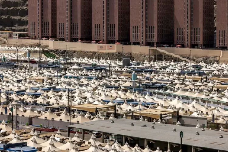 "مشعر منى" يبدأ في استقبال الحجاج لقضاء يوم التروية