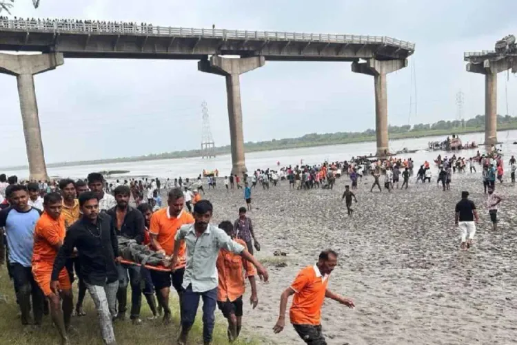 مصرع تسعة أشخاص إثر انهيار جسر في الهند