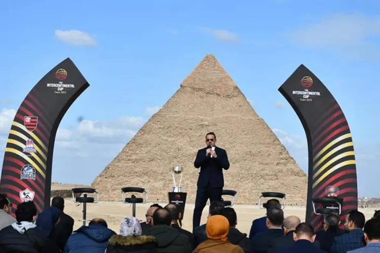 القاهرة تستضيف بطولة كأس العالم لكرة السلة للأندية