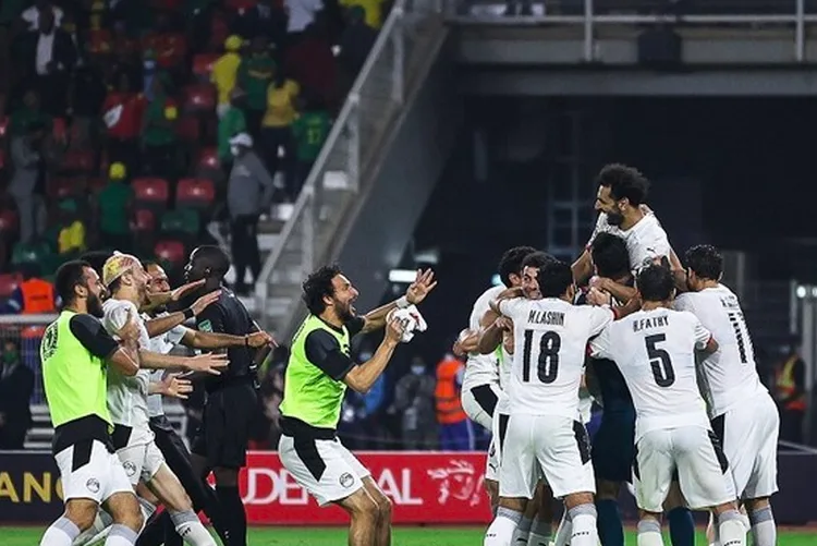 منتخب مصر يضرب موعدا مع منتخب السينغال في النهاية