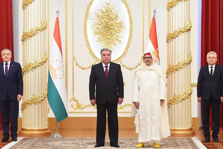 السيد محمد رشيد معنينو يقدم أوراق اعتماده إلى رئيس جمهورية طاجكستان