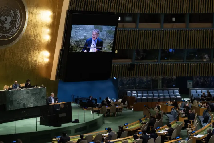 معهد تابع للأمم المتحدة يطلق نموذجا للذكاء الاصطناعي لتسليط الضوء على قضايا اللاجئين