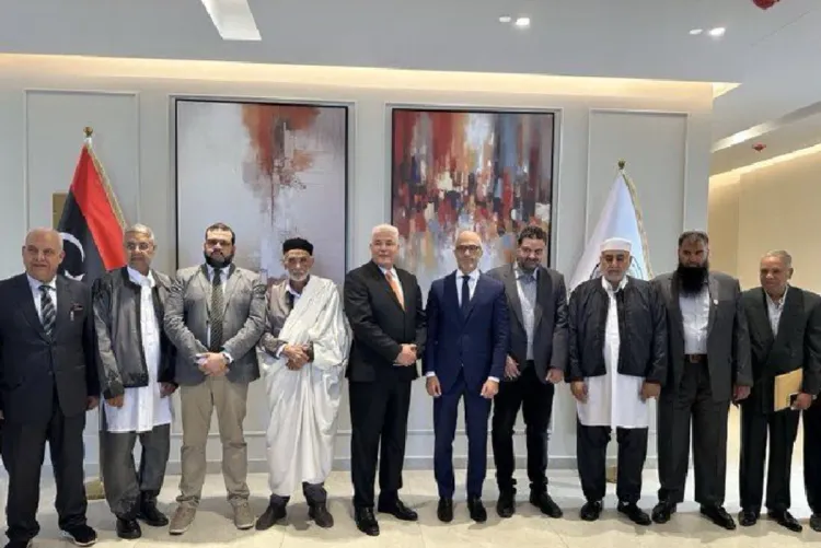 ممثل الاتحاد الأوروبي في ليبيا يلتقي وفدا من منطقة بطرابلس وآخر من مصراتة