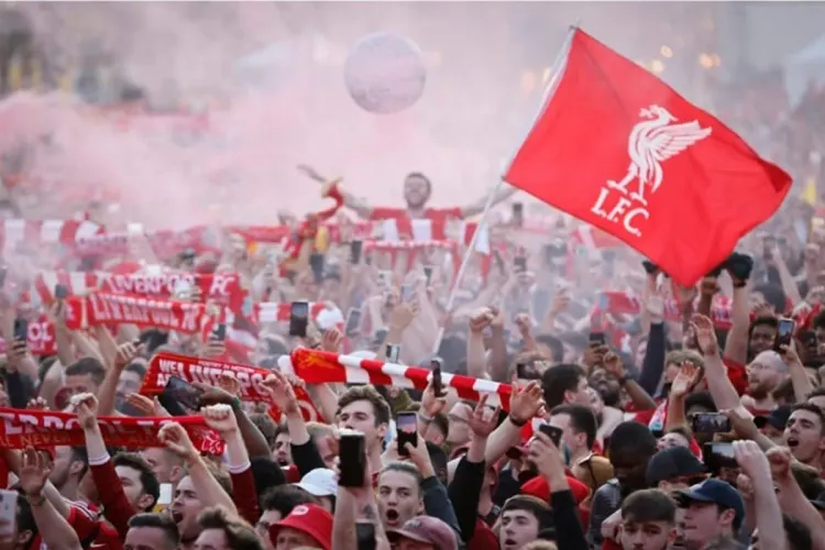 لندن تطالب الاتحاد الأوروبي لكرة القدم بتحقيق رسمي في أحداث شغب نهائي دوري أبطال أوروبا