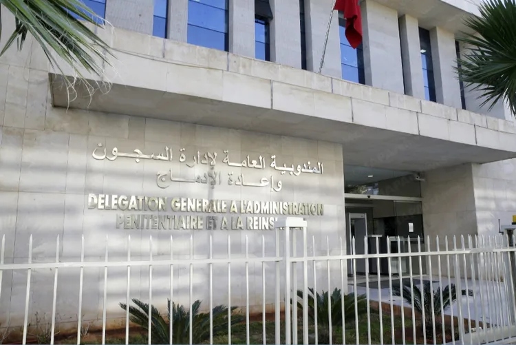 السجين المذكور في فيديو منشور من طرف شخص مقيم خارج الوطن لا يزال على قيد الحياة (مندوبية السجون)