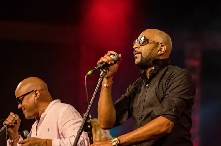 مهرجان أنفا لاتينا: المجموعة الكوبية Los Van Van في طبق من موسيقى الصلصا والسونغو والتيمبا