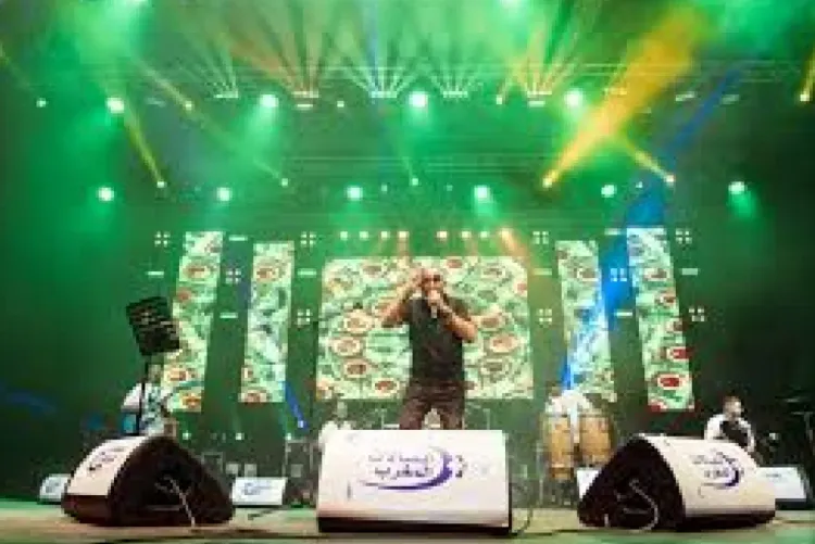 مهرجان الشواطئ.. الفنان الشاب مهدي فاضلي يلهب منصة المضيق