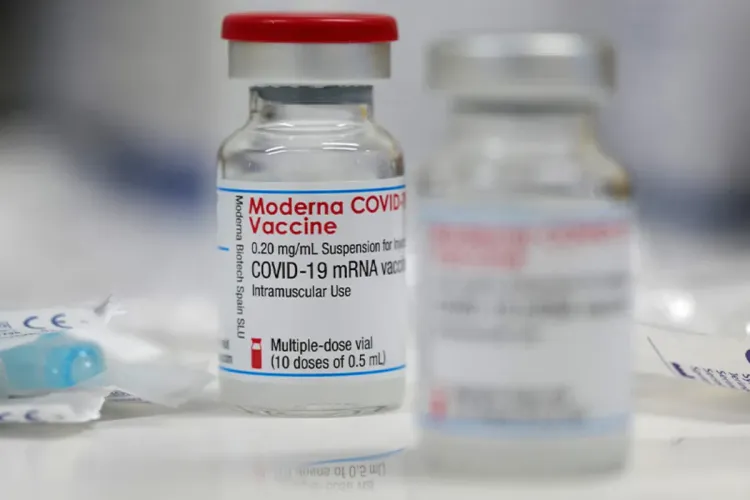 "موديرنا" تجري تجارب سريرية على لقاح مضاد لمتحور "أوميكرون"