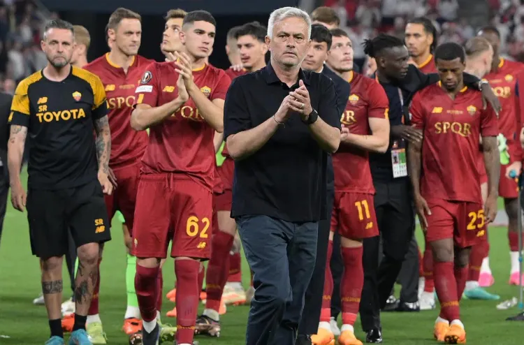 مورينيو: تمديد عقدي مع روما الإيطالي أولويتي