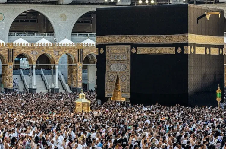 السعودية تعلن انطلاق موسم العمرة