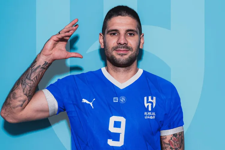 الصربي ميتروفيتش يتعاقد مع الهلال