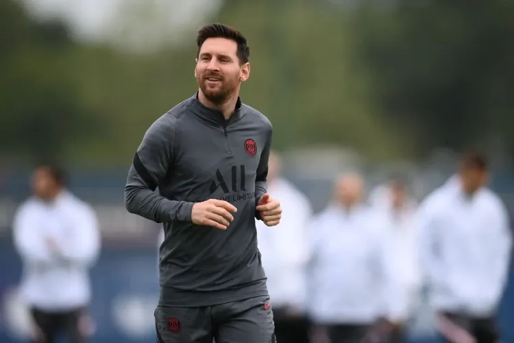 ميسي يعود إلى تداريب باريس سان جيرمان بعد إيقافه