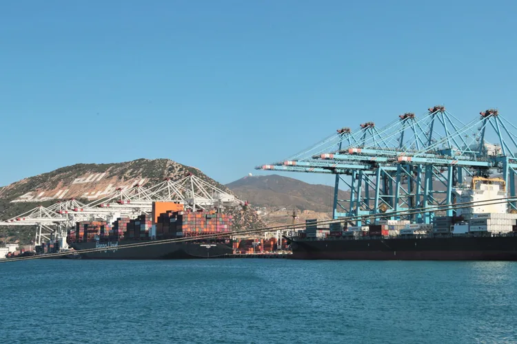 ميناء طنجة المتوسط ضمن أفضل 20 ميناء للحاويات في العالم