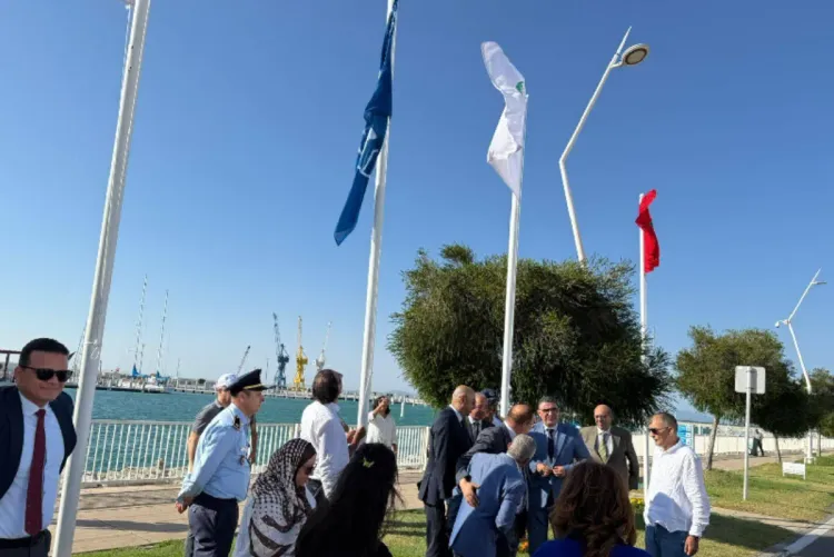 رفع اللواء الأزق بشواطئ أشقار وأشقار- عروس البحر والصول وميناء طنجة مارينا باي