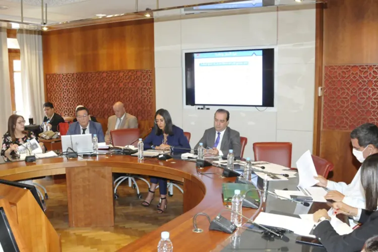 السيدة نادية فتاح تترأس اجتماع لجنة المالية والتنمية الاقتصادية بمجلس النواب