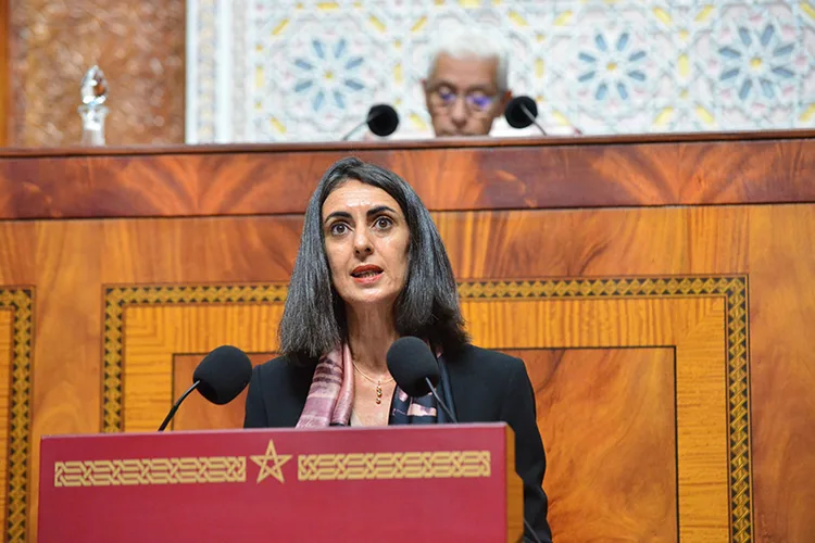 السيدة نادية فتاح تؤكد أن قانون المالية يرتكز على الحفاظ على التوازنات الماكرو اقتصادية