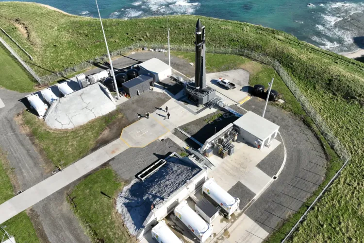 ناسا تطلق قمرين اصطناعيين لتتبع الأعاصير