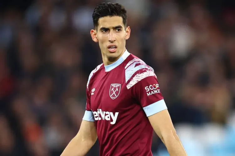 نايف أكرد مستمر مع ويست هام ويرفض عرض الاتحاد السعودي