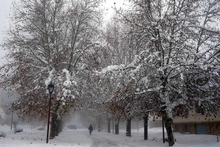 نشرة إنذارية: تساقطات ثلجية ورياح وزخات مطرية قوية مرتقبة من الخميس إلى السبت بعدد من مناطق المملكة