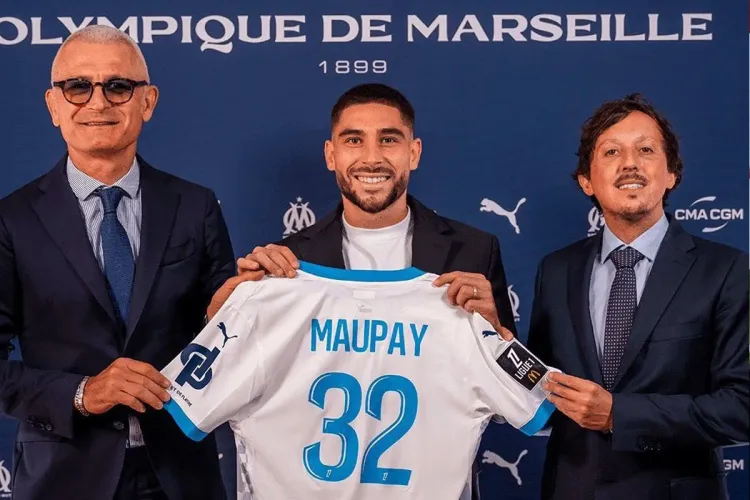 مرسيليا يتعاقد المهاجم موباي قادما من إيفرتون
